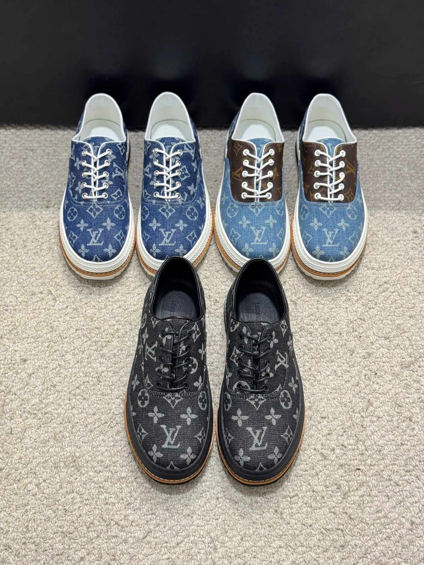 Men's shoes 💰400 [New style] 🌂🌂Top original order - Louis Vuitton®️ Trendy and fashionable yet low-key men's casual shoes, LV special fabric pattern on the upper, comfortable and breathable, sheepskin lining, original rubber outsole, 3 colors available ~ a must-have for sportsmen. Size: 38-44 (45 customized